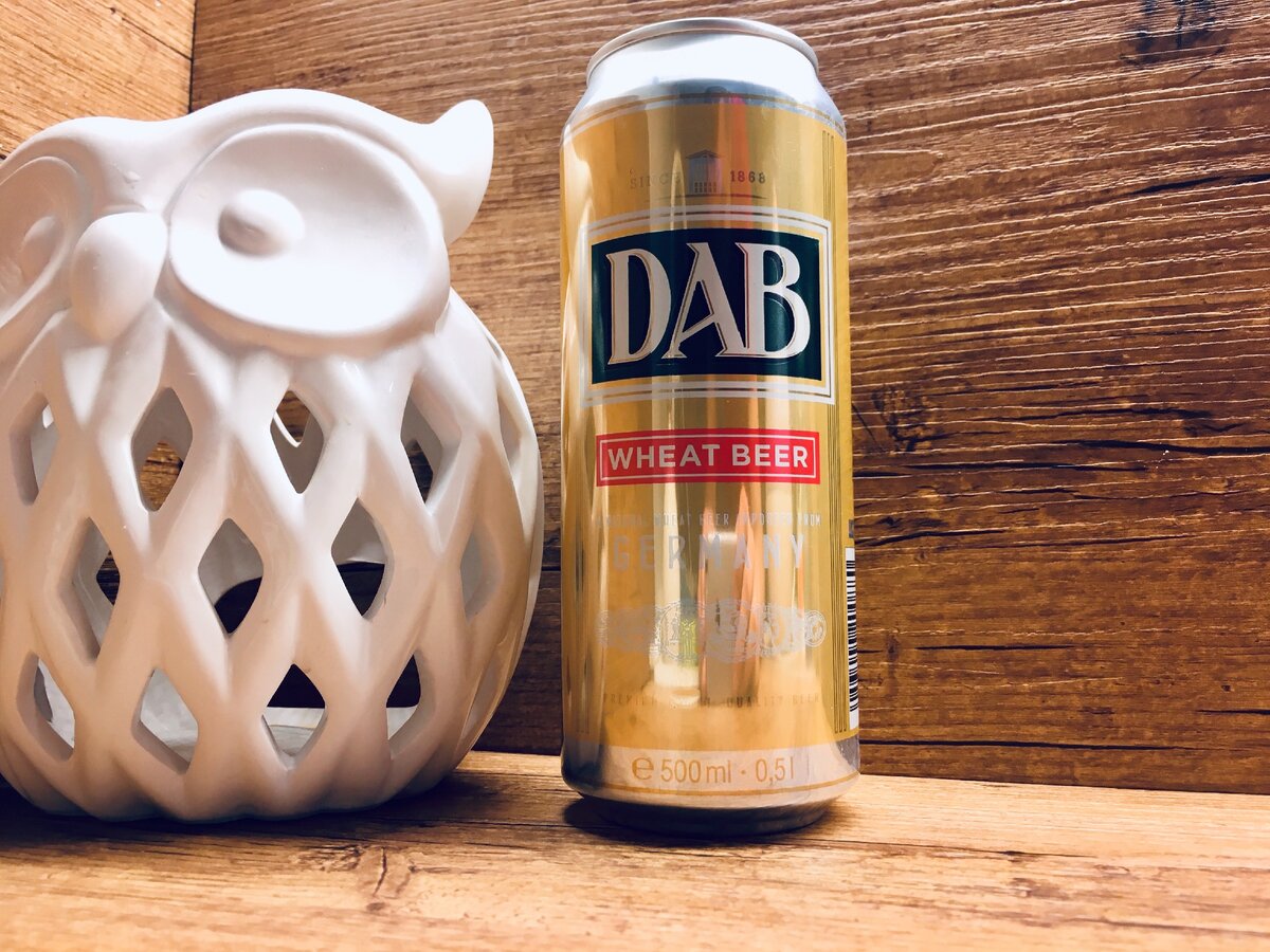 Пиво DAB Wheat Beer в банке.