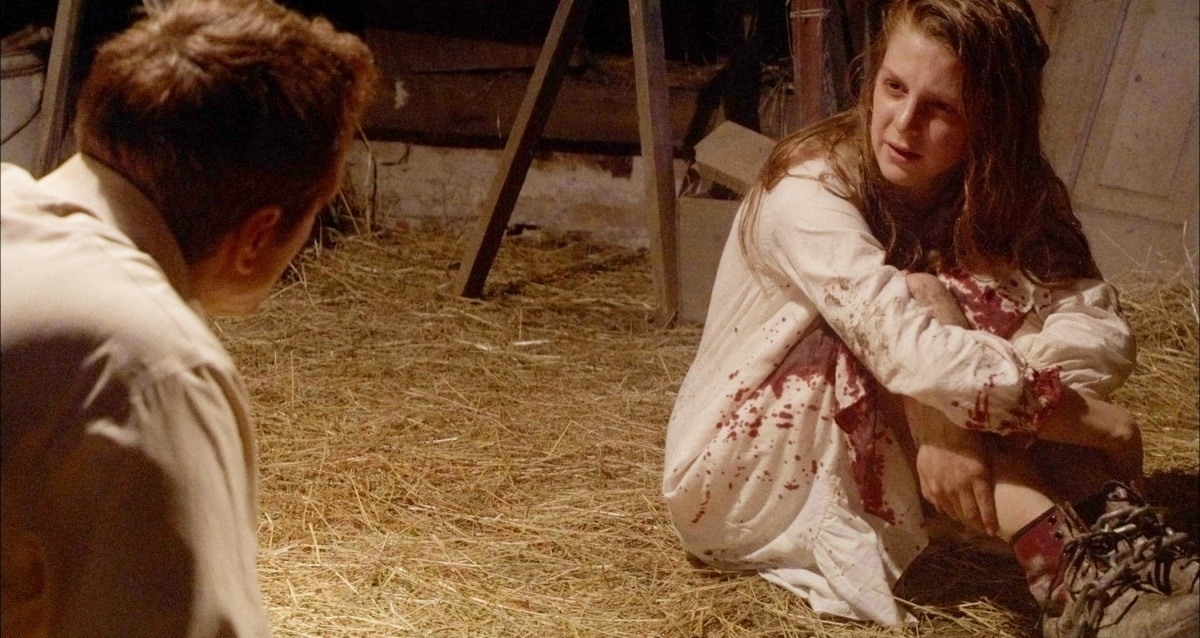 с виду невинная девушка... не доверяйте внешности