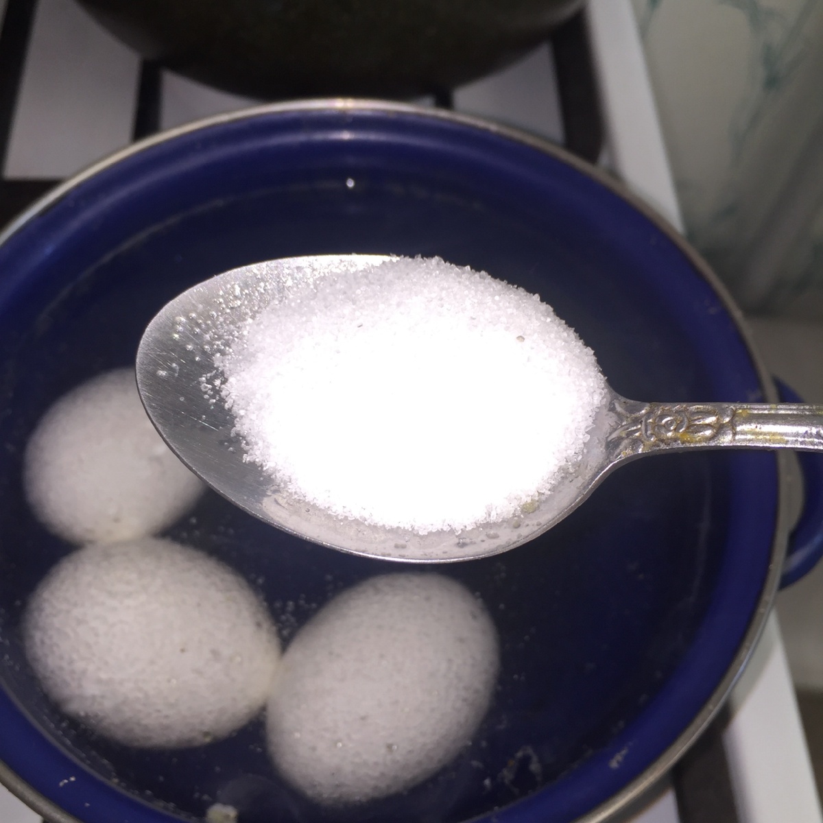 Морская соль– вкуснее и полезнее:)