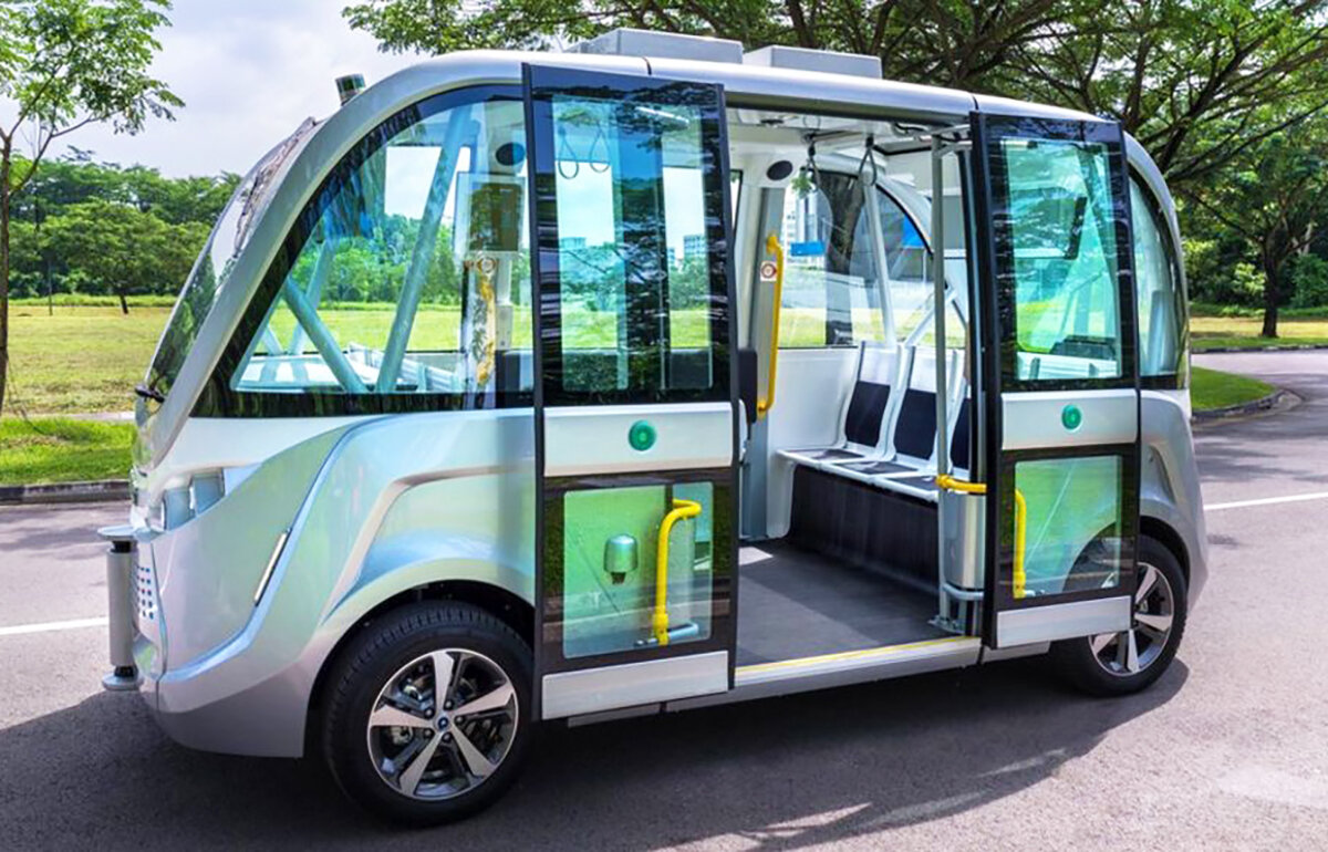 Водители автобусов не теряют свою работу, их перевели на инженеров по безопасности для слежения за таким транспортом. Сингапур занимает первое место по готовности к тестированию новых моделей. Источник: https://clck.ru/ShyMm