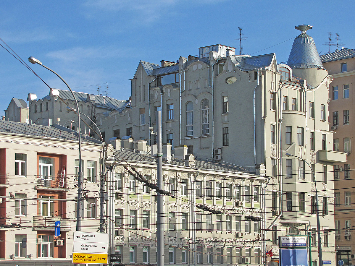Доходный дом Я.М. Филатова, "Дом под рюмкой". Вид с площади Пречистенские ворота. Источник http://www.peshegrad.ru/articles/moskovskij-modern-3.