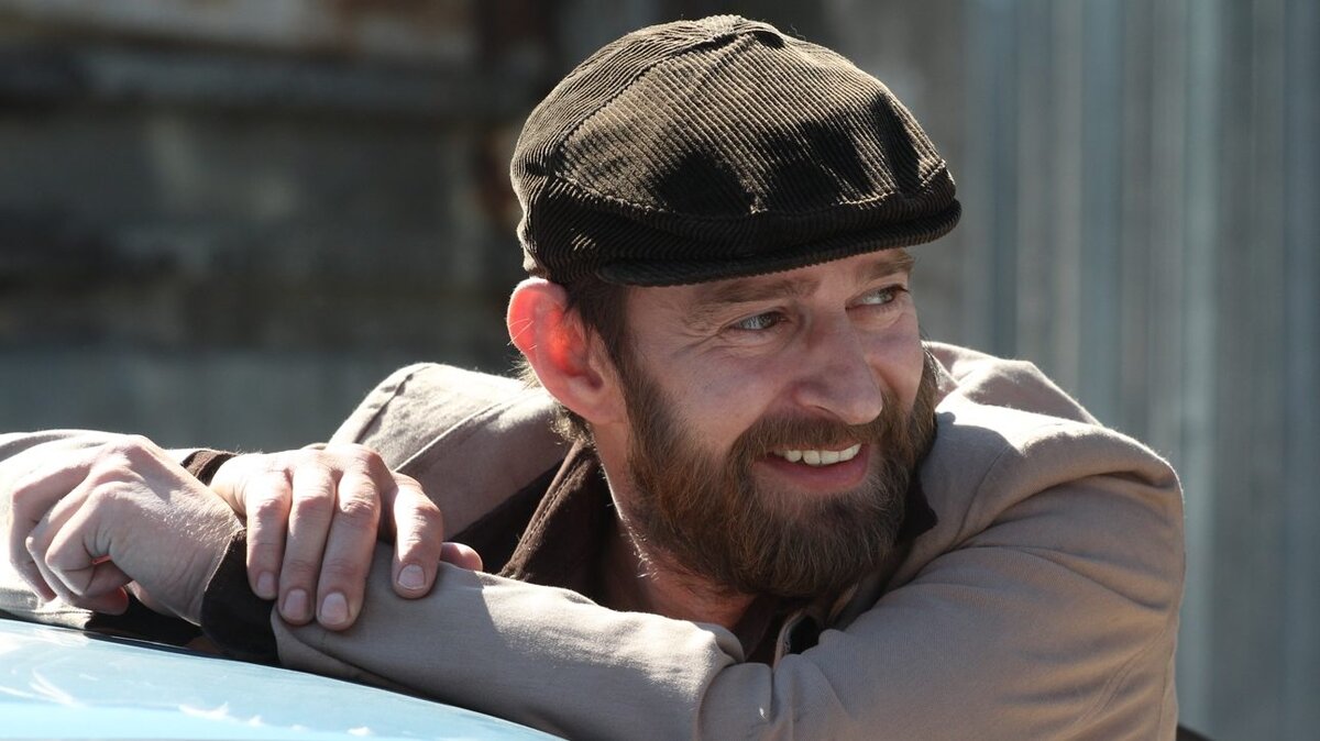 На фото- Константин Хабенский. Источник-Яндекс картинки.