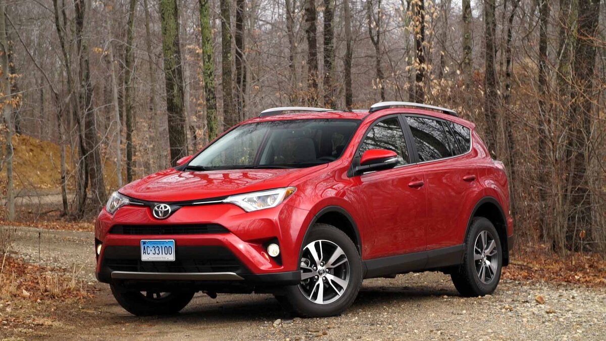 Toyota Rav 4 японской сборки и полным приводом, не теряется в цене и легко продается. Рассказываю про оснащение и цены.