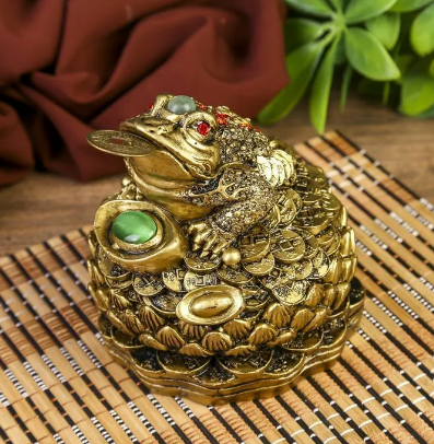 Трехногая жаба. Скриншот автора. Фото из открытых источников.