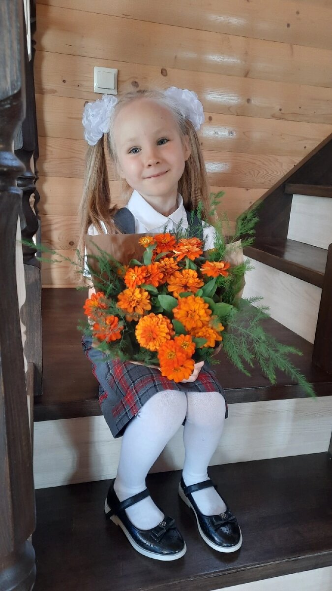 Первоклассница Полина