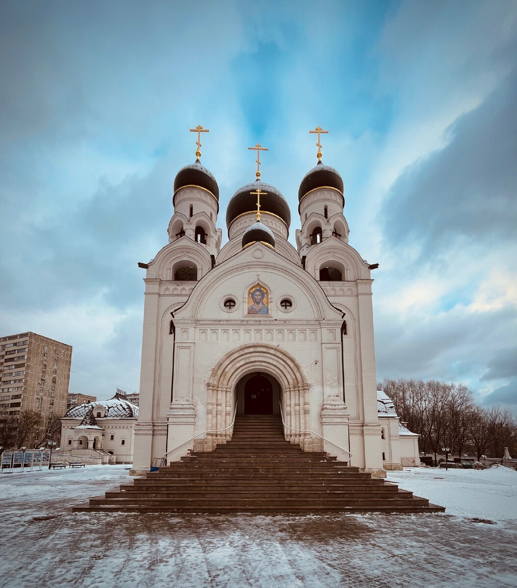 Храм в спальном районе на северо-востоке Москвы