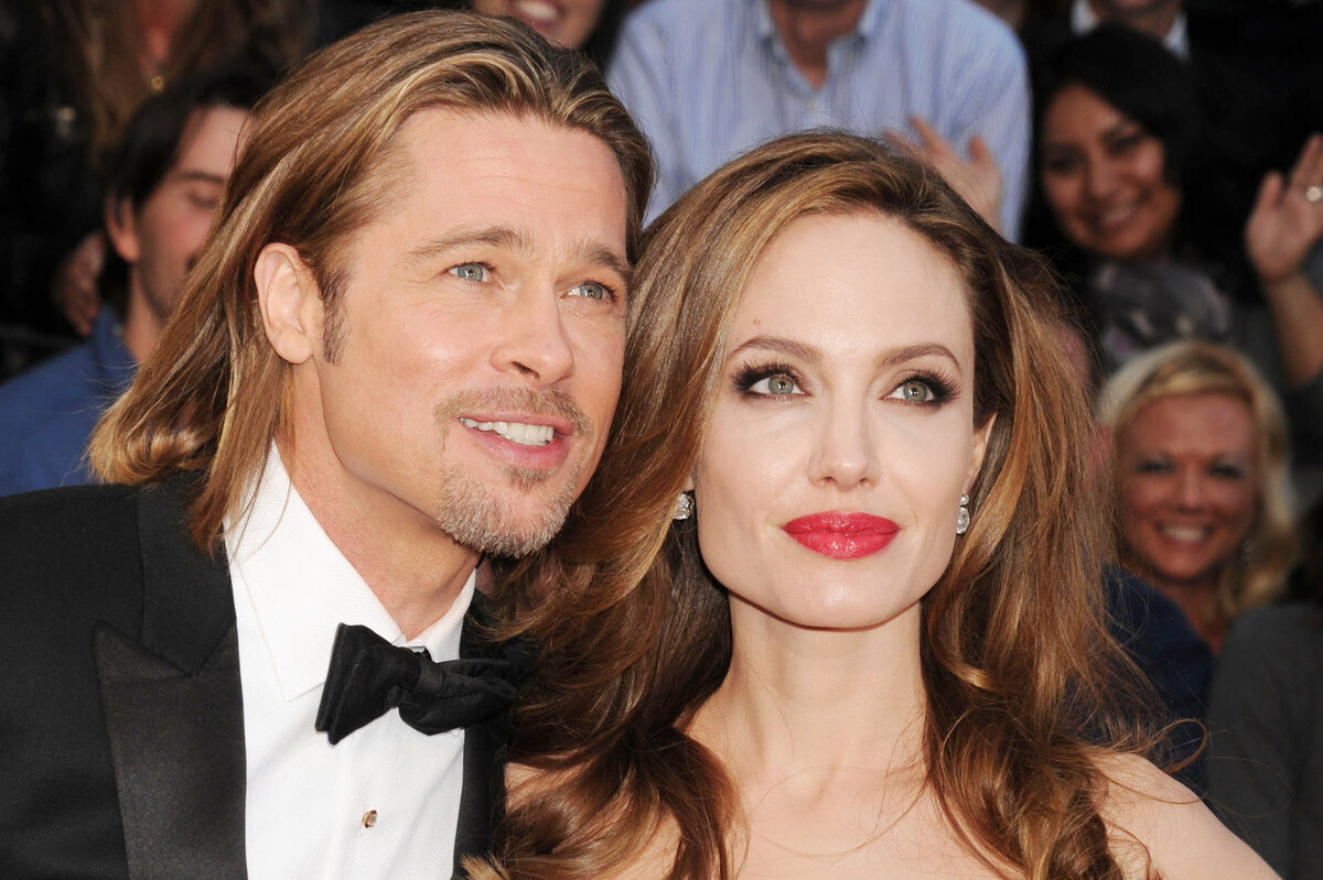     «Мы впервые привезли сюда близнецов»: Анджелина Джоли послала трогательное письмо Брэду Питту