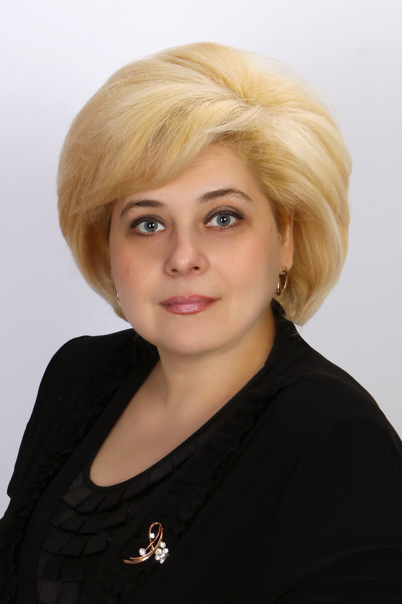 Директор МБОУ «Школа № 173 с углублённым изучением отдельных предметов имени Героя Советского Союза Д. А. Аристархова» Адрес: г. Нижний Новгород, ул. Бекетова, д. 29А
