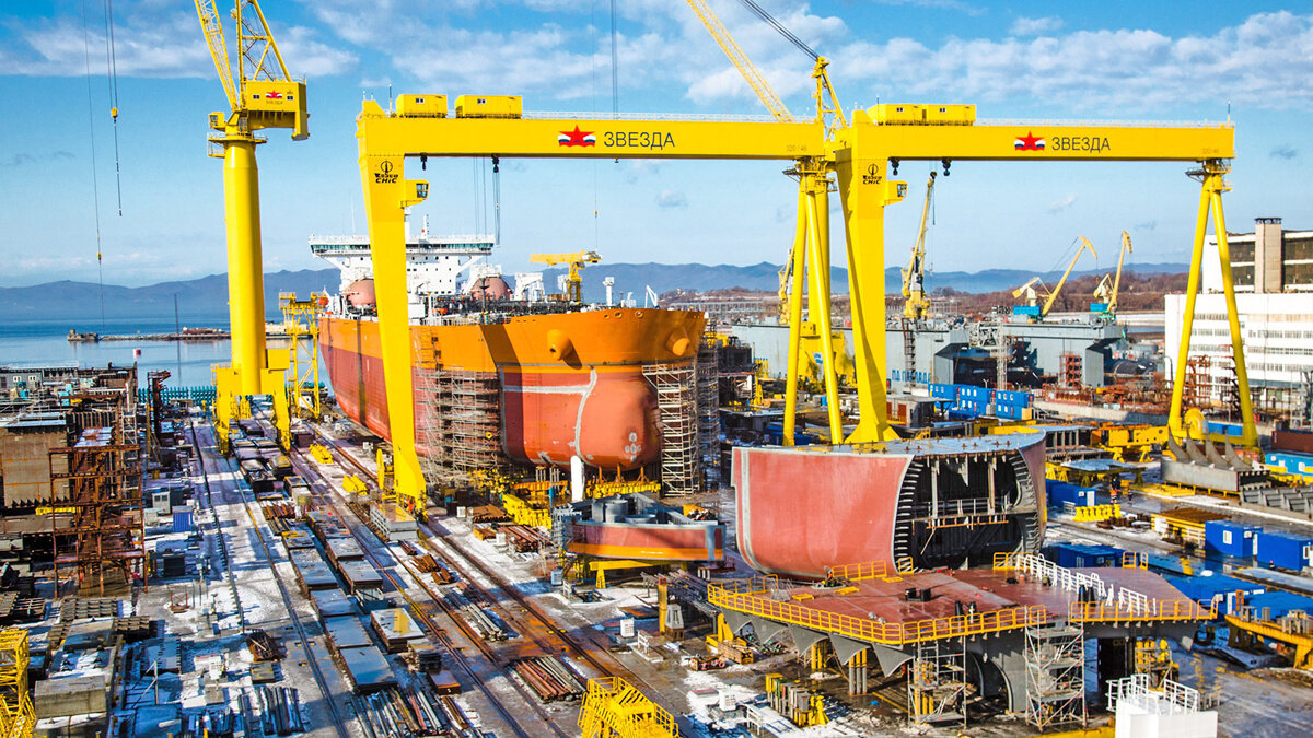    Спуск на воду танкера "Владимир Мономах" в Приморье© Группа внешних коммуникаций ООО "ССК "Звезда"
