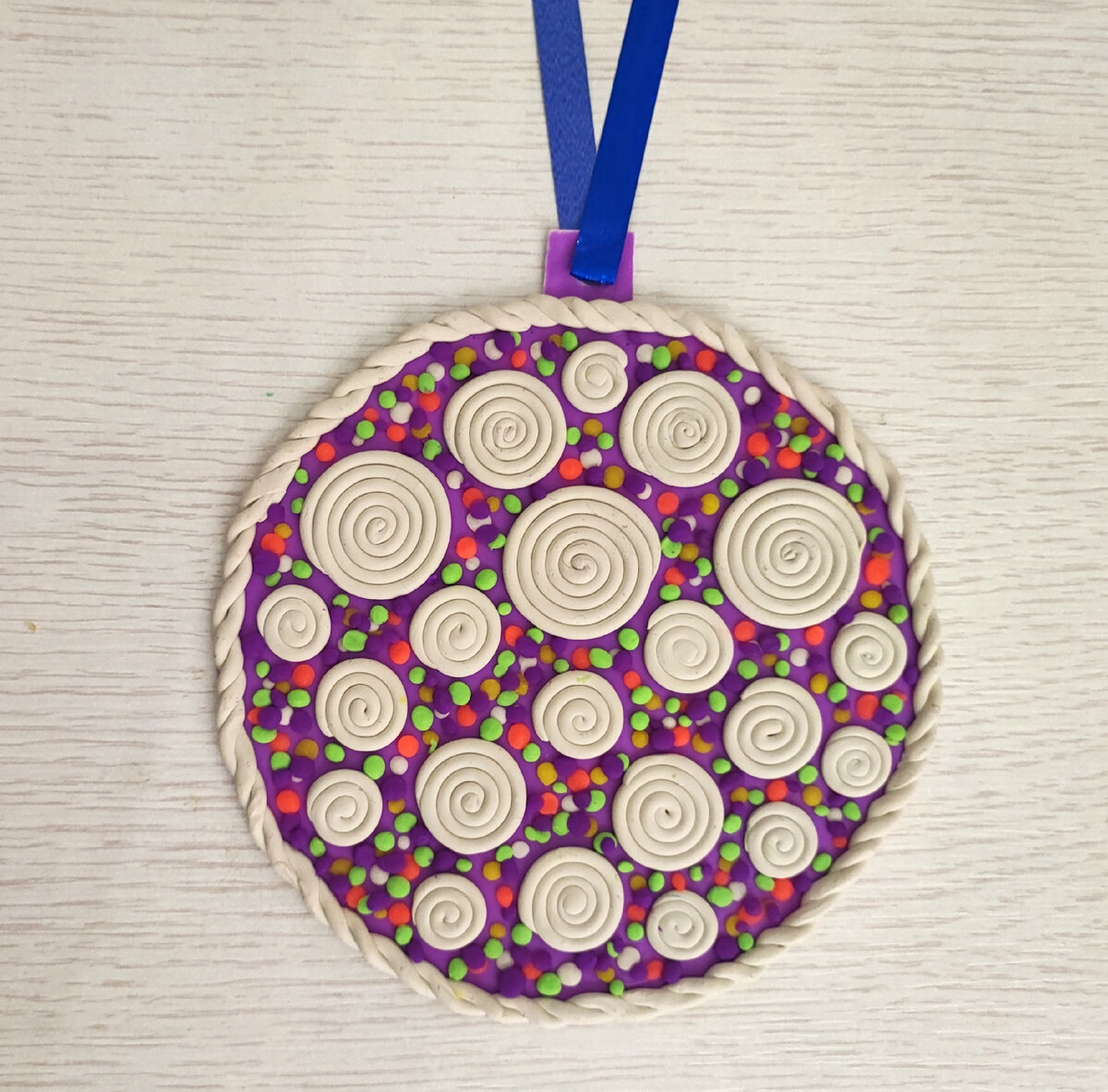 Готовый вариант поделки из пластилина.