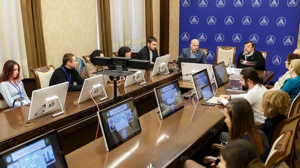     На протяжении двух дней в Южном федеральном университете в рамках форума «Большой Кавказ: культурно-исторические, этнополитические и международные контуры развития» обсуждали укрепление межнациональной и межконфессиональной дружбы.