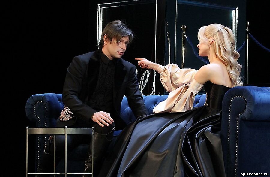 Мужчина пьеса островского. Александр островский спекта. Мужчина пьеса островского. Островский пьеса свои люди сочтемся. Александринский театр ревизор.