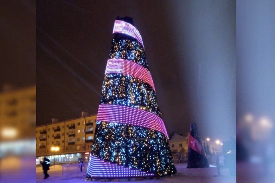     Пиксельная елка в Кумертау