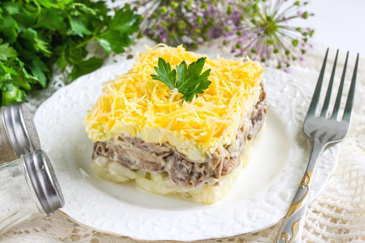 Рецепт салата мужской каприз. Салат мужские грёзы с говядиной. Салат мужской каприз с говядиной. Салат мужской каприз с говядиной пошаговый. Дамский каприз салат с ананасом