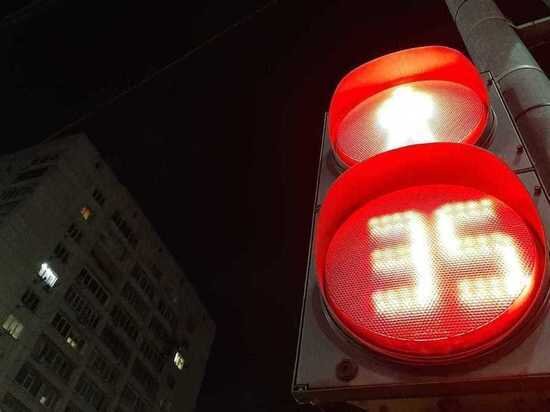     В Саратове на перекрестке Политехнической/Клочкова отключили светофор Фото: МК в Саратове