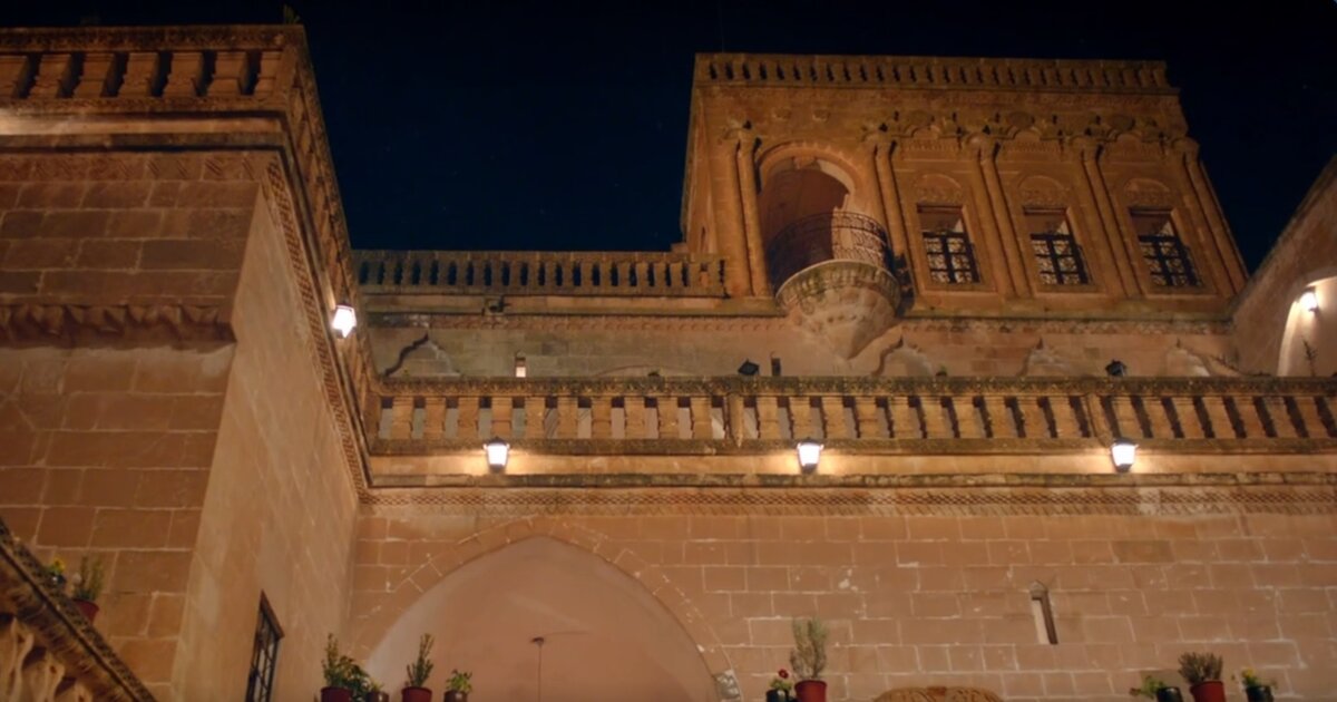 Особняк семейства Шадоглу. Стопкадр.