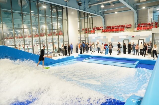    Теперь в Кемерове могут тренироваться сёрферы. Фото: правительство Кузбасса/ К. Полюцкий