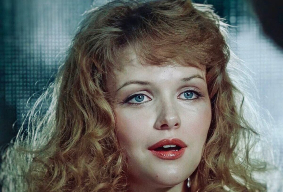 Александра яковлева. Аленушка из чародеев. Александра яковлева. Александра яковлева чародеи. Аленушка из чародеев.