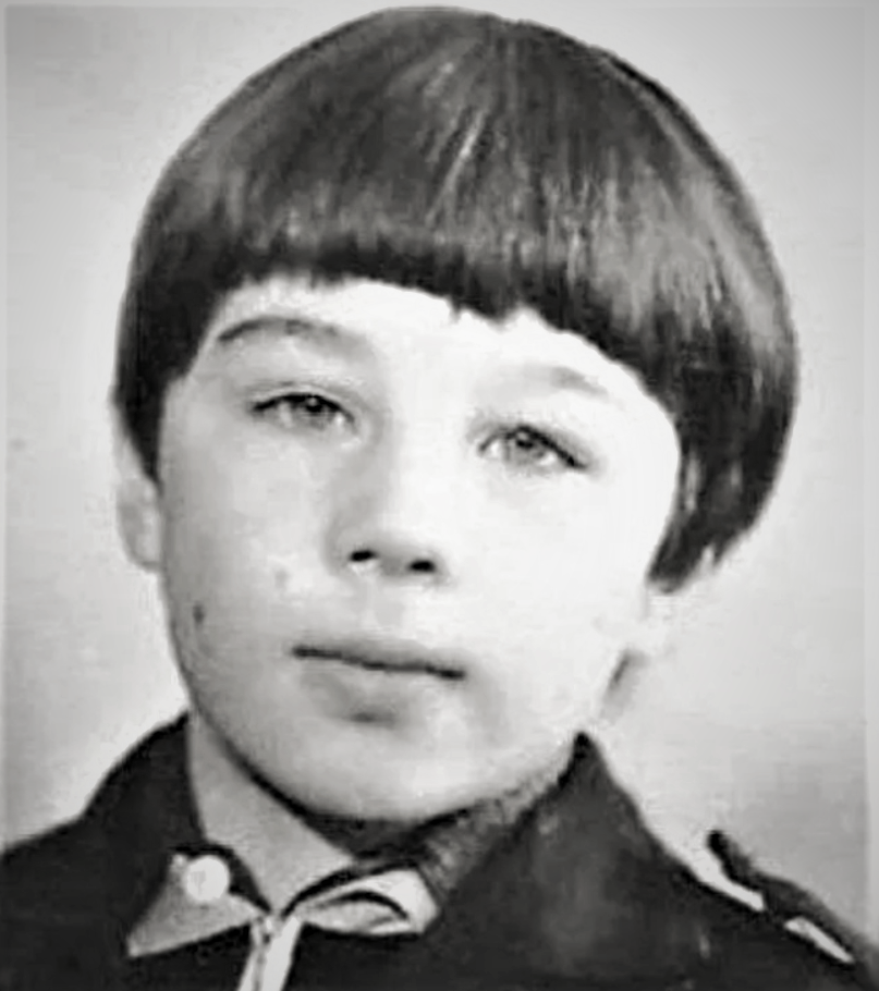 Сережа-школьник. Листаем галерею)