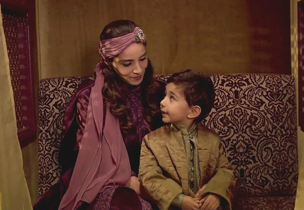 Мать защитит от всего, но кто защитит от матери... 