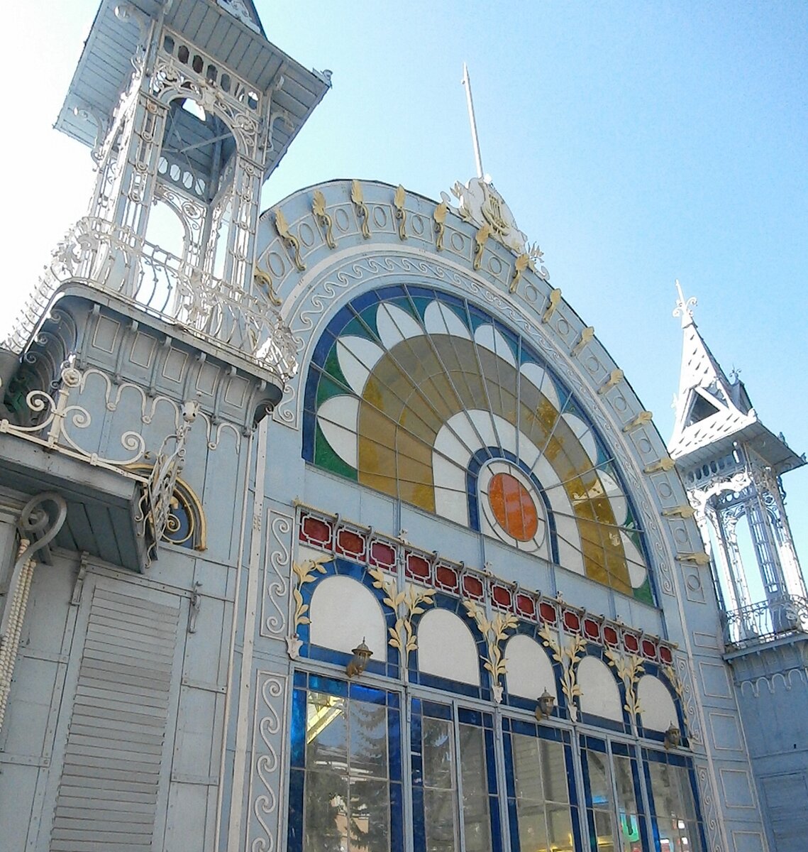 Лермонтовская галерея - красивейшее здание в Пятигорске - узнала ее в одном из эпизодов фильма