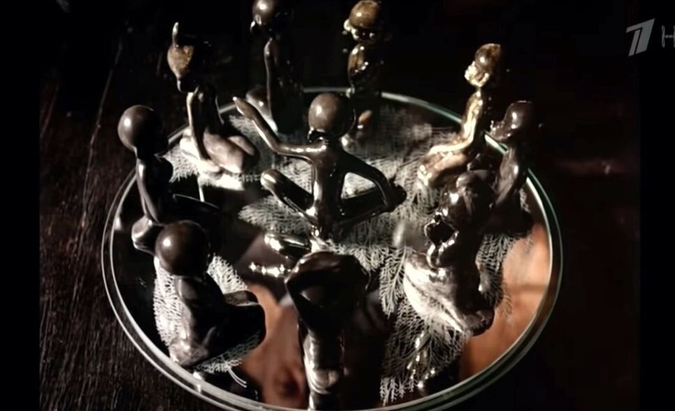 кадр из фильма "Десять негритят"