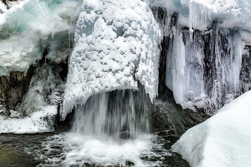     Водопад Корбу. Фото: Роман Воробьёв и Татьяна Клименко