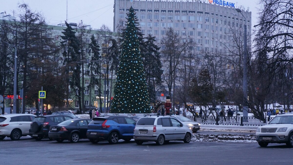     Жители Нижнего Новгорода выступили против переименования Ошарской площади в Сталинградскую. Соответствующее обращение инициативная группа «За сохранение исторической памяти, культурного и духовного наследия» направила в адрес главы города Юрия Шалабаева и председателя гордумы Олега Лавричева.
