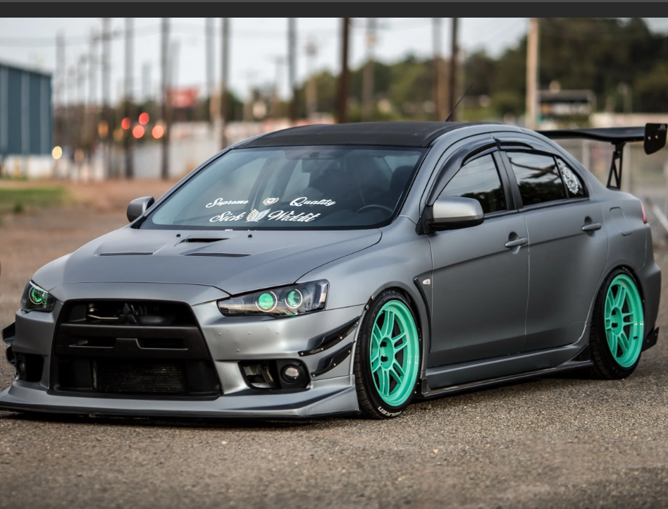 Зразу вспоминается песня токио дрифт!!