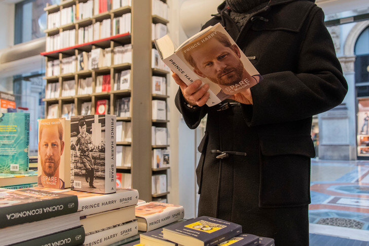 Выкидыш вызов духа Дианы, жадная Кейт, меган. Скандальной книге принца Гарри, что ещё написано в.