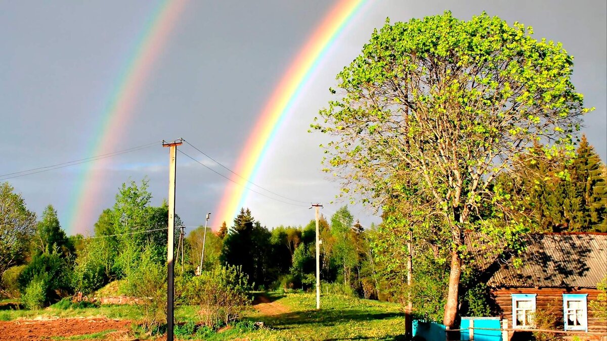 Двойная радуга в деревне