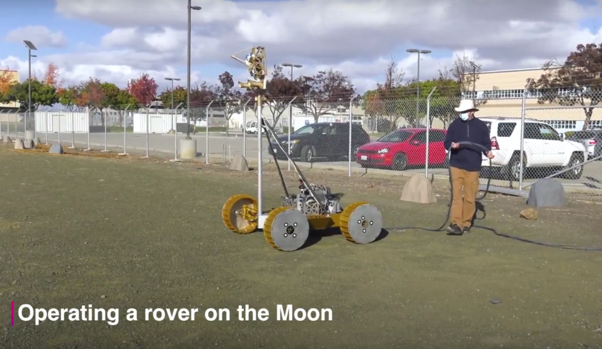 VIPER (Volatiles Investigating Polar Exploration Rover), что можно перевести как "Луноход-исследователь летучих веществ на полюсе Луны". Не спрашивайте, почему полезные ископаемые и водяной лёд на Луне называются в НАСА "летучими веществами", мы не можем ответить!