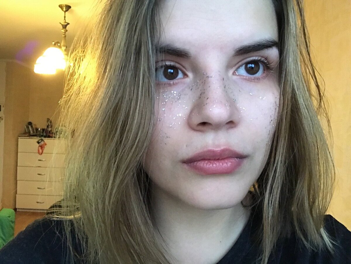 Это я в депрессии (не сейчас, а пару лет назад — рекуррентная, помните?), но выгляжу не как человек в депрессии (по версии общественности).