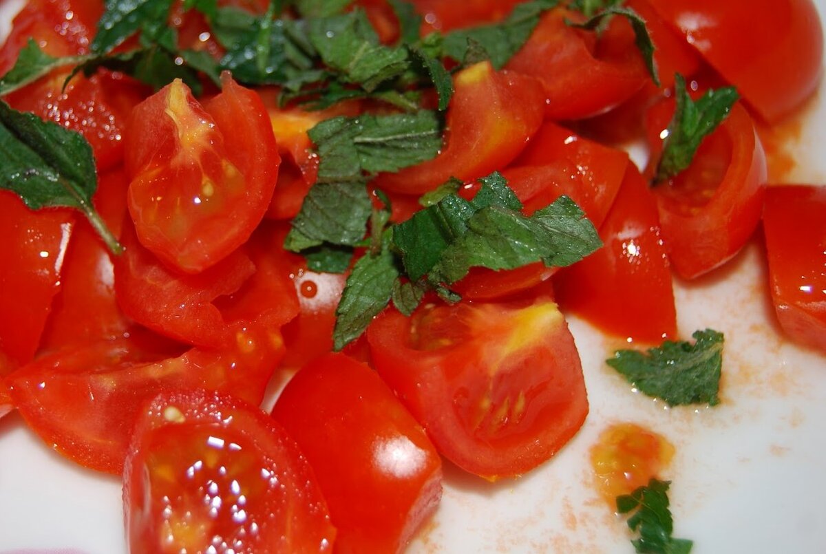 салат из свежих помидор