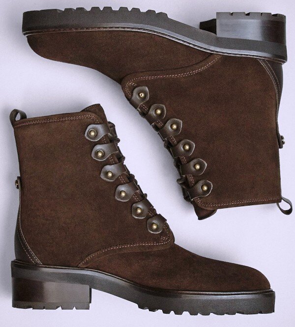 Коричневые замшевые ботинки с кожаной застежкой