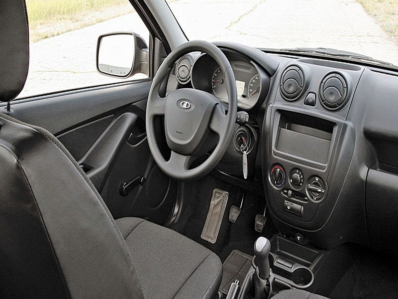 http://lada-automir.ru/_mod_files/ce_images/granta_sd/granta_sedan_standart_salon.jpg