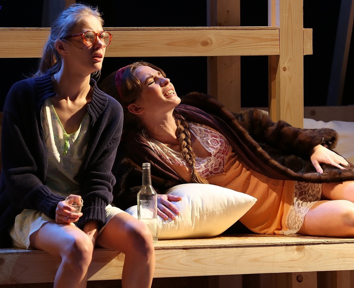 Все же, самое страшное - разочароваться в людях. Не во всех, а в тех, кто был очень близко.