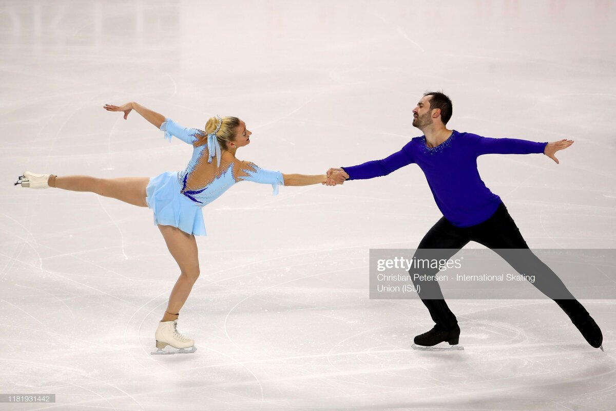 Зоуи Джонс/Кристофер Бояджи 