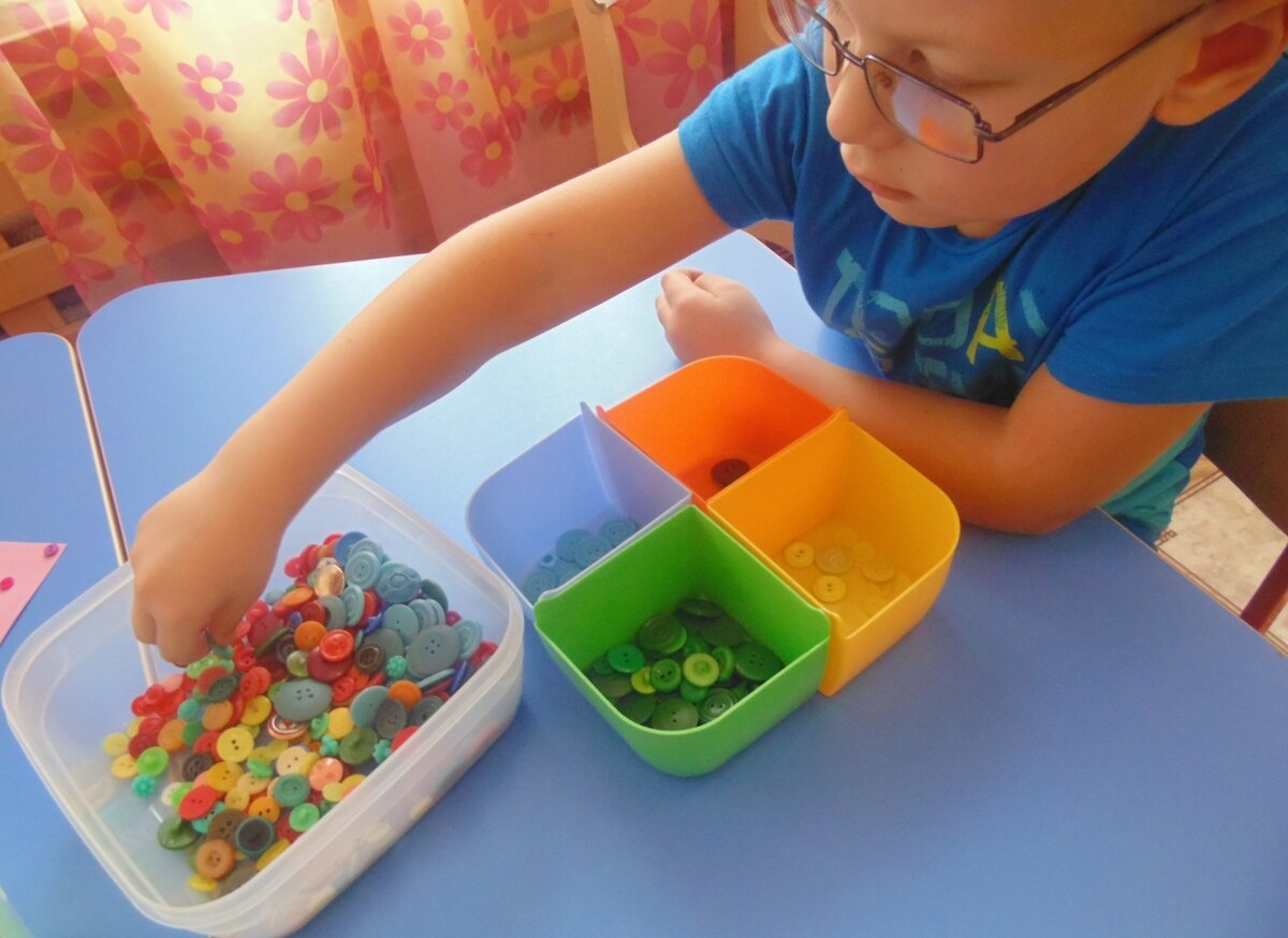 7 развивающих игр с пуговицами
