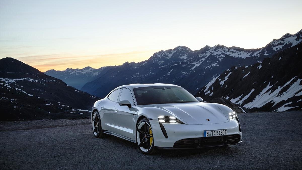 Электрический Porsche Taycan