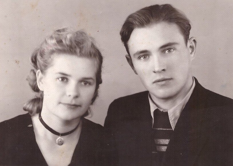 Мои родители  шестьдесят три года назад.