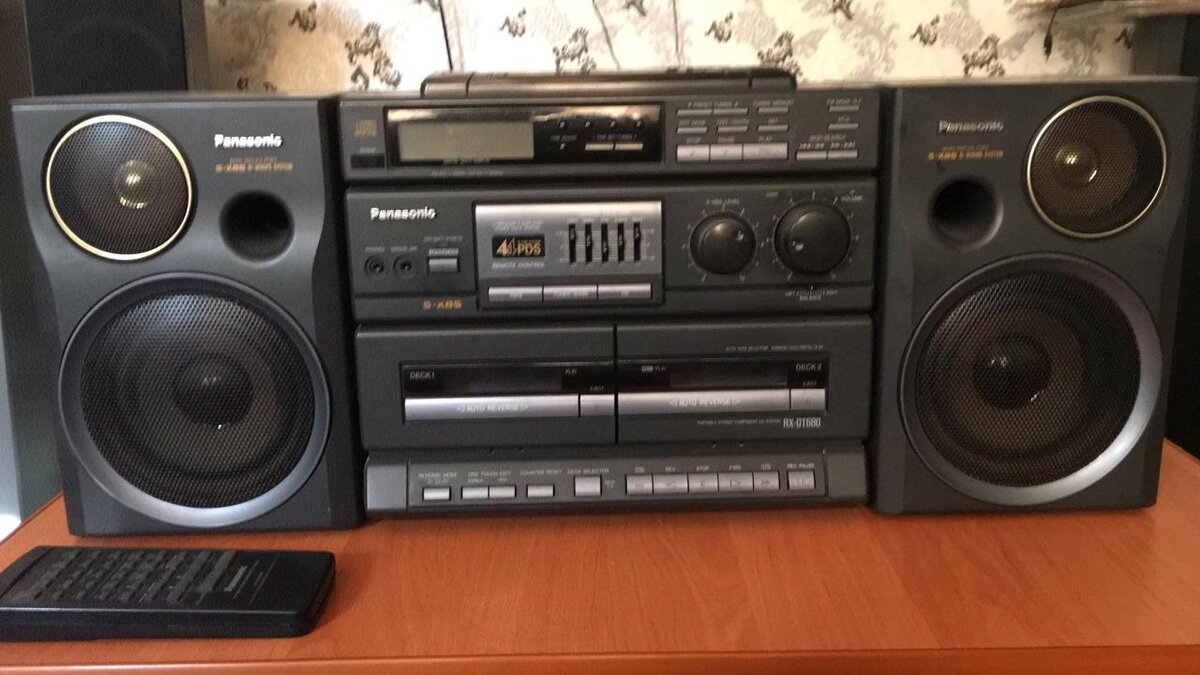 Panasonic RX-DT680 с брутальным пультом
