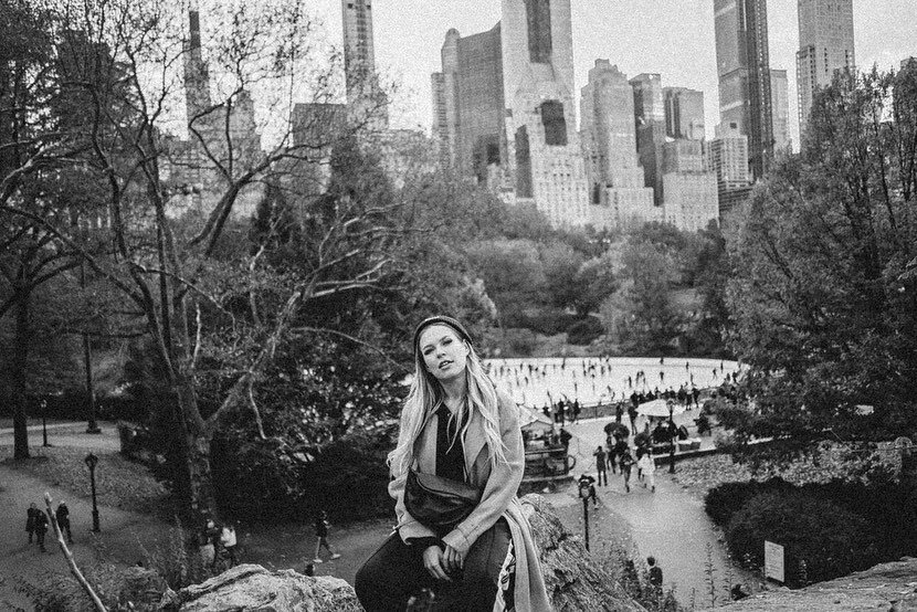 Рита Дакота в США. Фото https://www.instagram.com/p/B4zACGoinnm/