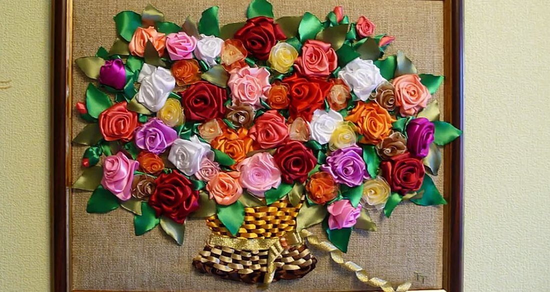 Панно из шелковых ленточек(фото из открытого источника)