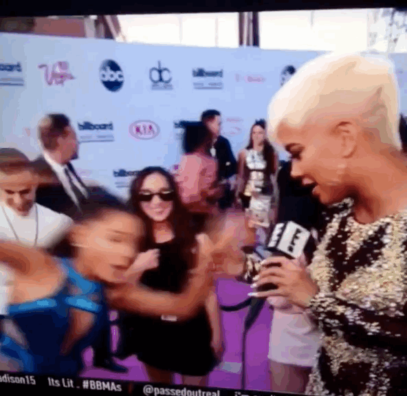 По-моему весьма изящно, мм? Материал с ресурса oops.ru