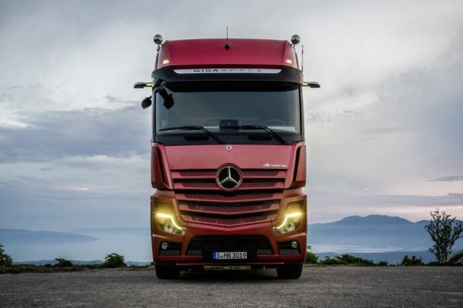 Глобальные годовые продажи Daimler Trucks ушли в минус