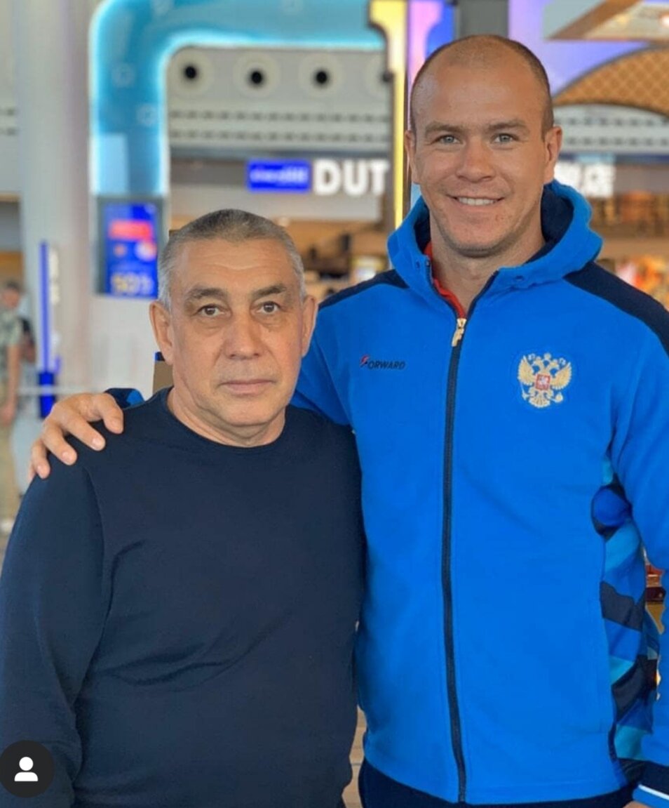 Максим Коптяков с тренером 