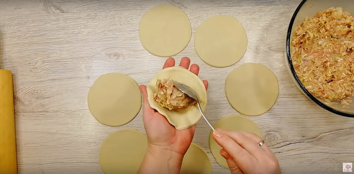 Тесто на кипятке. Необычный обед с мясом для всей семьи.