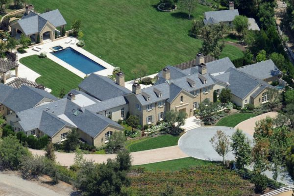 Стоимость особняка 9 млн долларов. Фото взято с (Яндекс картинки) 