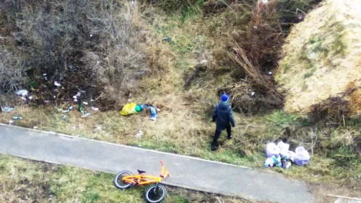 Школьник показал взрослым, как нужно поступать там, где ты живёшь